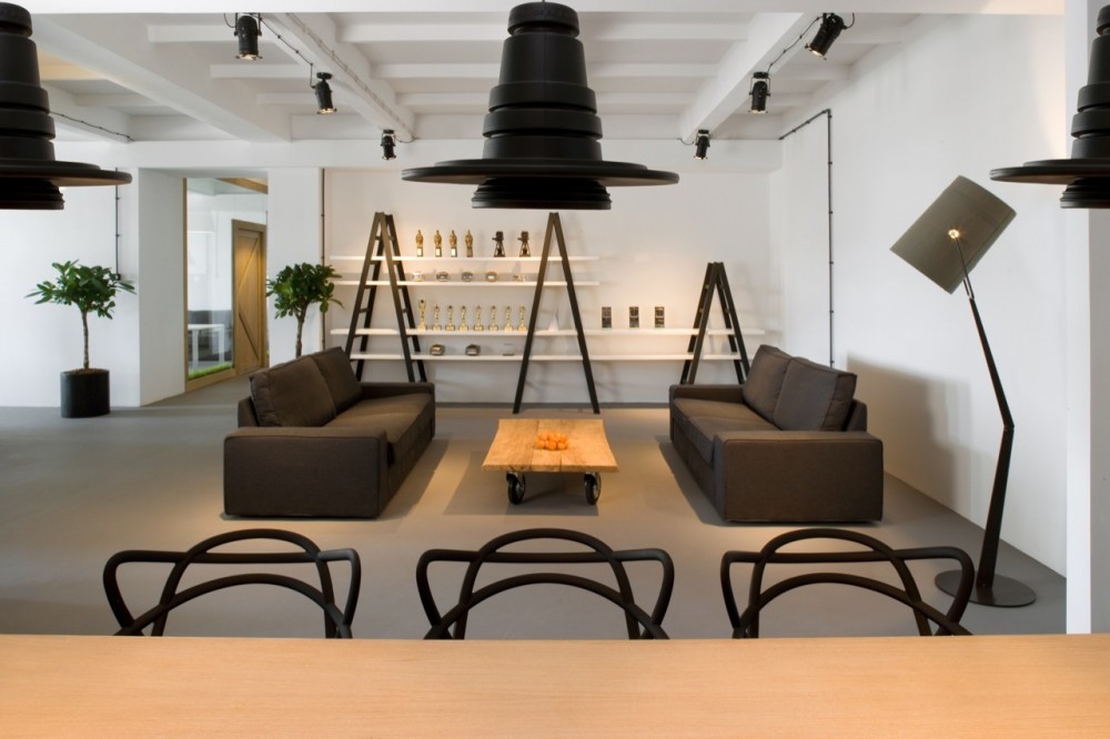 Pride And Glory Office / Morpho Studio
