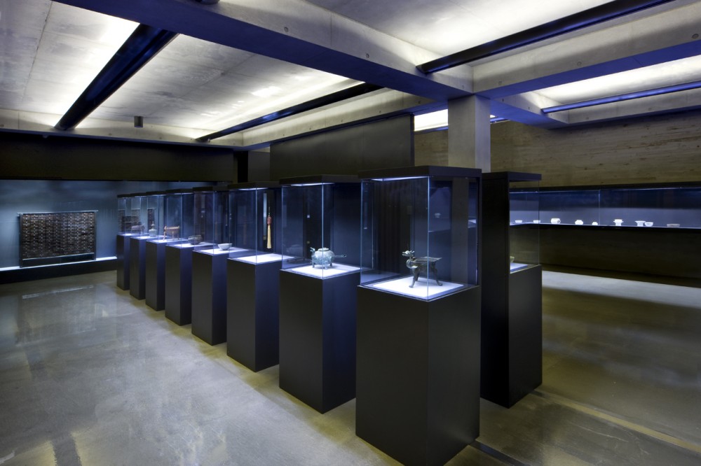 Choonwondang Oriental Clinic & Museum / Doojin Hwang Architects