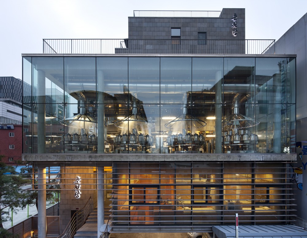 Choonwondang Oriental Clinic & Museum / Doojin Hwang Architects