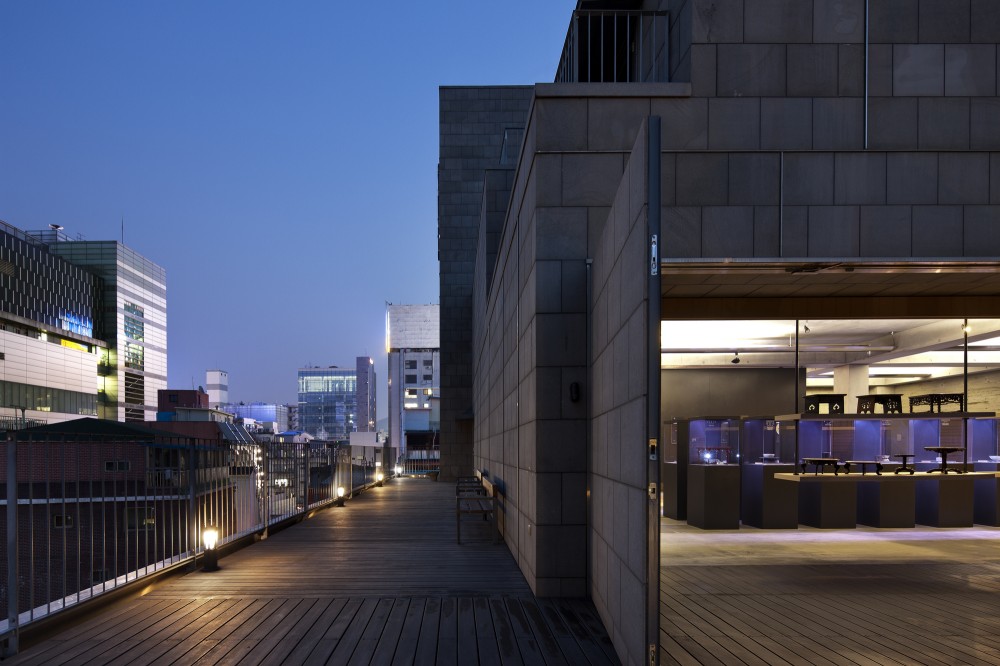 Choonwondang Oriental Clinic & Museum / Doojin Hwang Architects