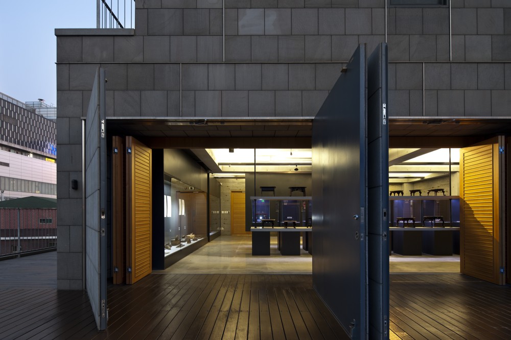 Choonwondang Oriental Clinic & Museum / Doojin Hwang Architects
