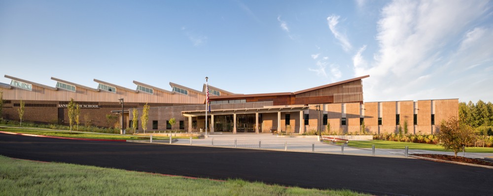 Sandy High School / Dull Olson Weekes Architects