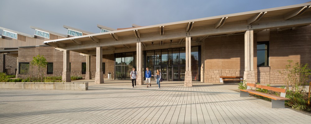 Sandy High School / Dull Olson Weekes Architects