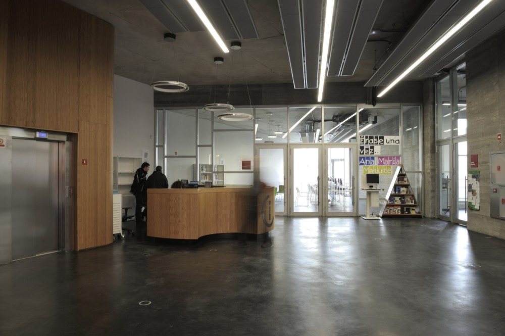Public library Ana María Matute / RSP arquitectos