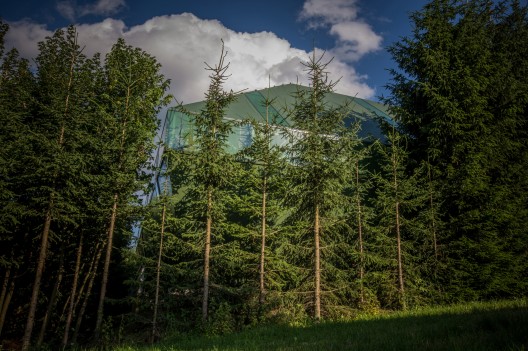 © Luka Kase