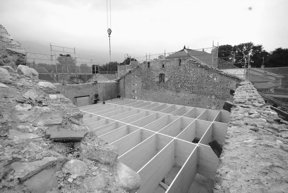 Studio in an Agricultural Building / Charles Pictet Architecte
