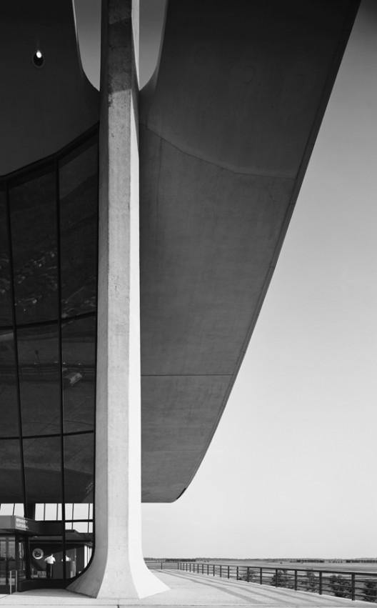 Dulles Airport, Eero Saarinen, Chantilly, VA, 1964 Gelatin Silver Print © Ezra Stoller, Courtesy Yossi Milo Gallery, New York