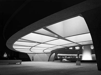 Hirshhorn Museum, Skidmore, Owings & Merrill, Washington, D.C., 1974 Gelatin Silver Print © Ezra Stoller, Courtesy Yossi Milo Gallery, New York