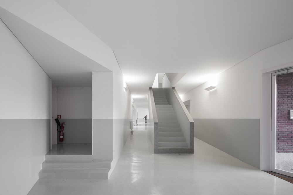 Fire Station in Santo Tirso / Alvaro Siza