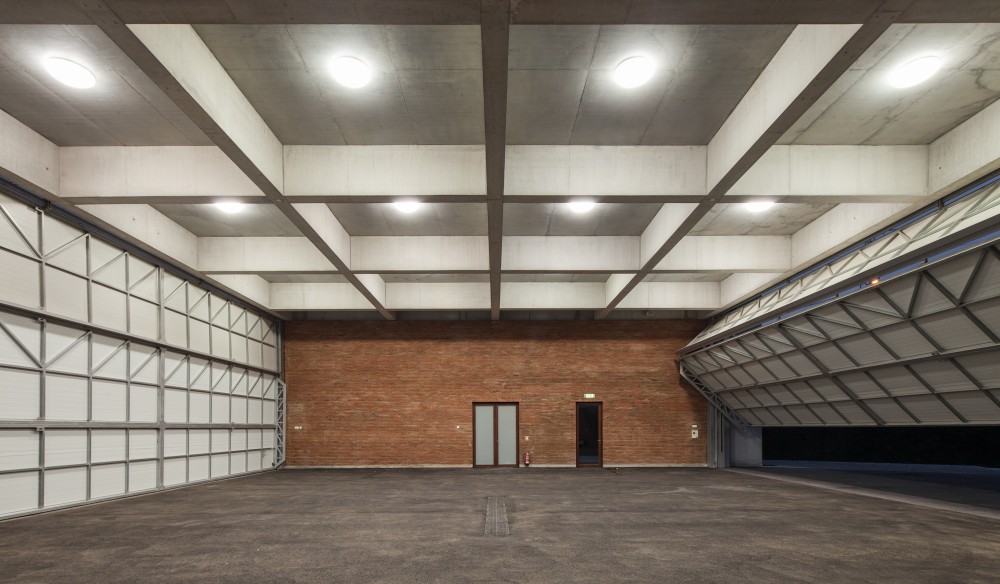 Fire Station in Santo Tirso / Alvaro Siza