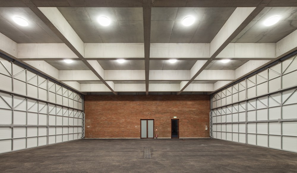 Fire Station in Santo Tirso / Alvaro Siza