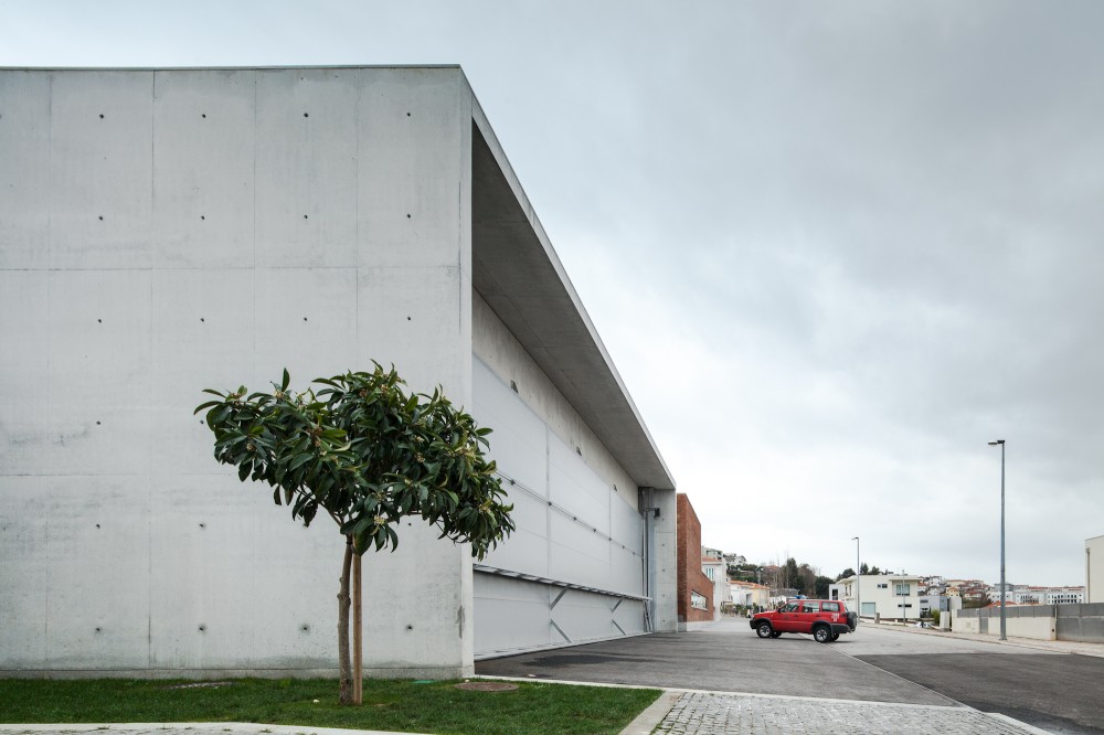 Fire Station in Santo Tirso / Alvaro Siza