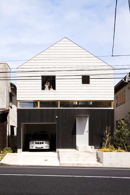 © Toshihiro Sobajima