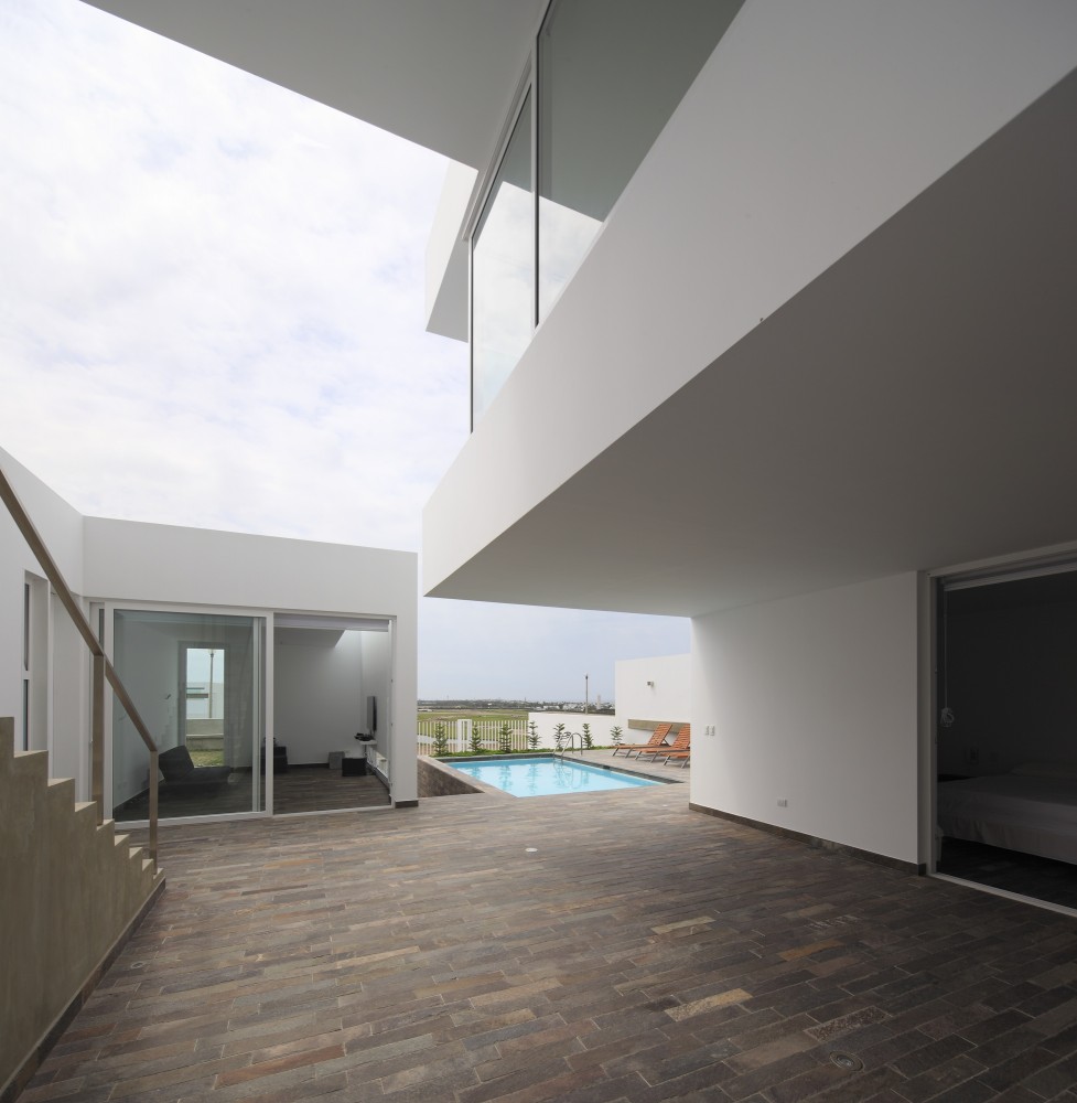 Deployed  House  / Seinfeld Arquitectos