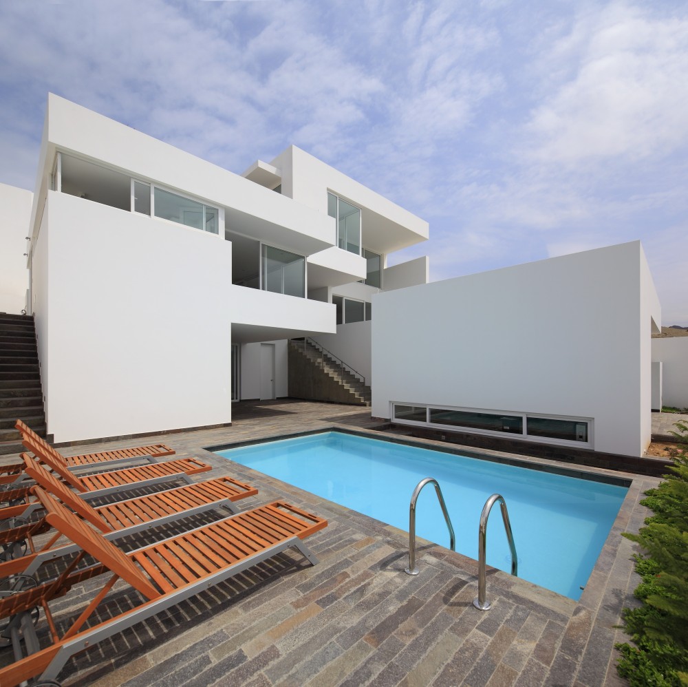 Deployed  House  / Seinfeld Arquitectos