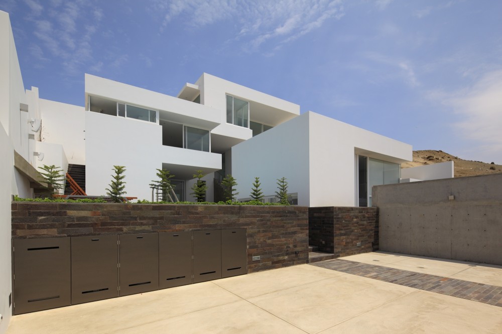 Deployed  House  / Seinfeld Arquitectos
