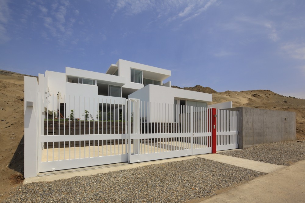 Deployed  House  / Seinfeld Arquitectos