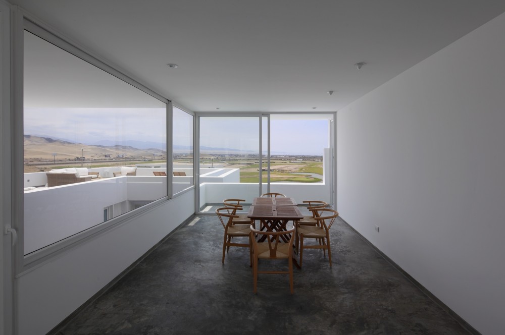 Deployed  House  / Seinfeld Arquitectos