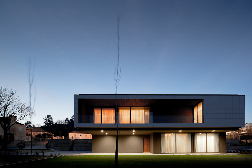 AADD House / Helder de Carvalho