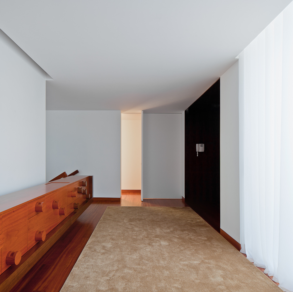 AADD House / Helder de Carvalho