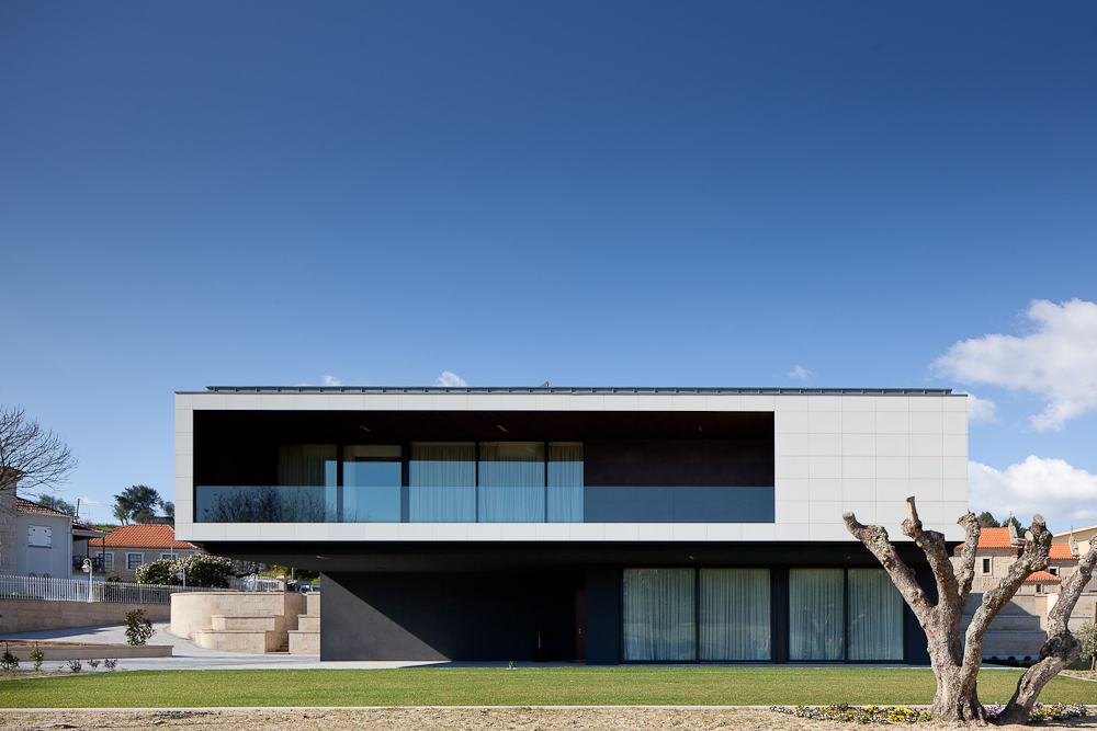AADD House / Helder de Carvalho
