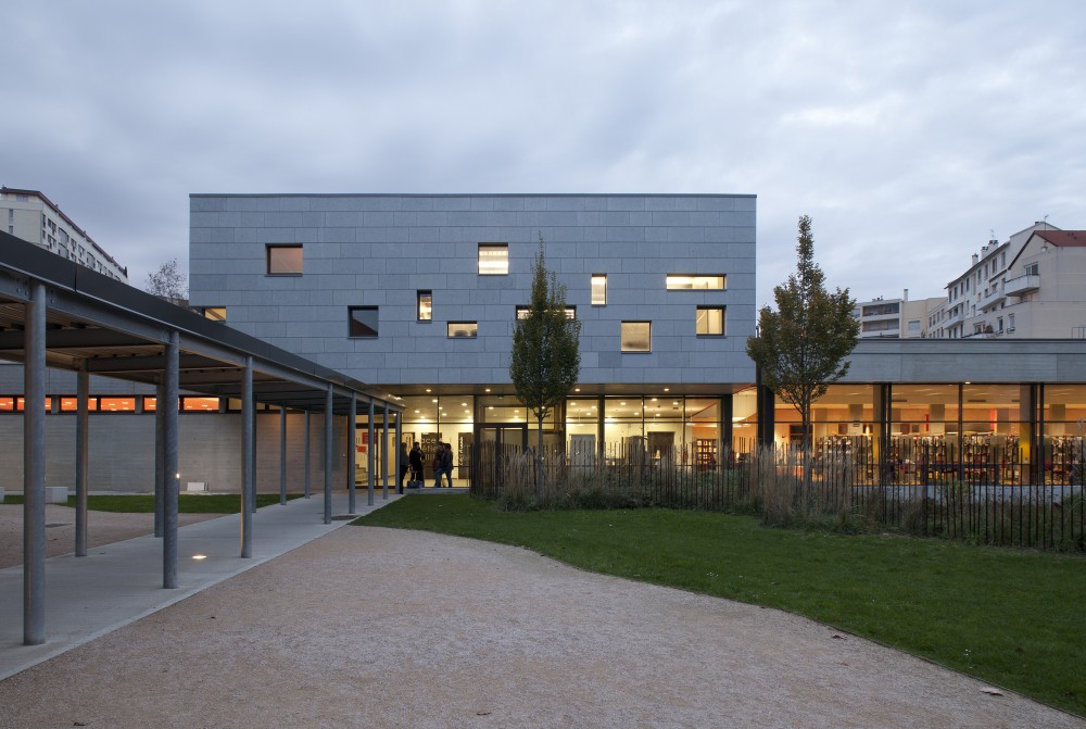 Extension of the IUFM school in Lyon / Atelier de la Passerelle