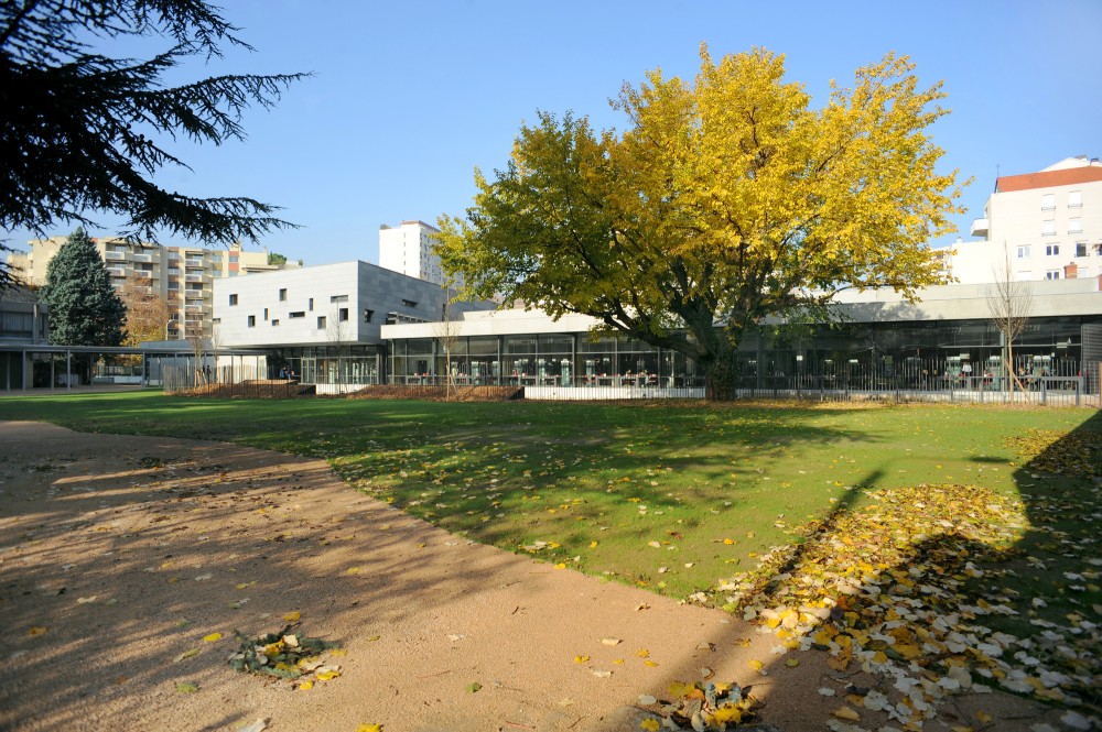 Extension of the IUFM school in Lyon / Atelier de la Passerelle