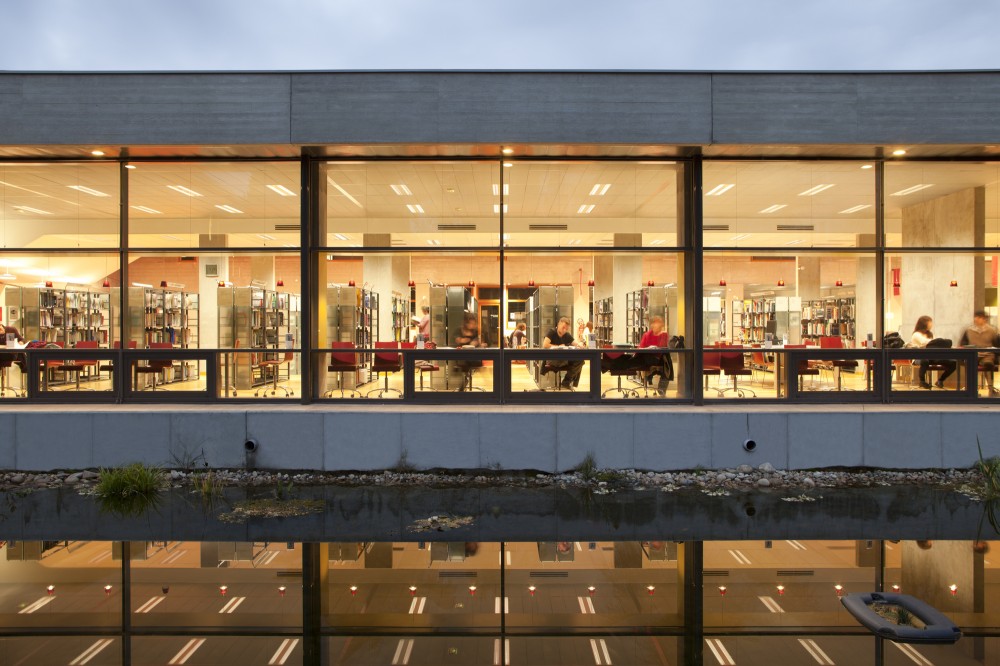 Extension of the IUFM school in Lyon / Atelier de la Passerelle