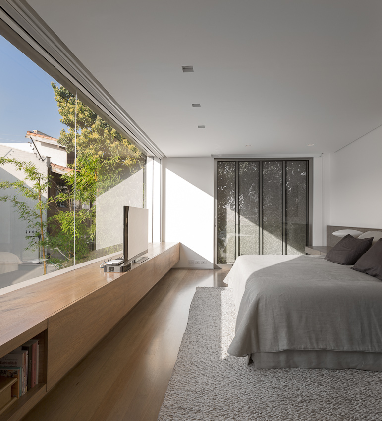 K House / Studio Arthur Casas