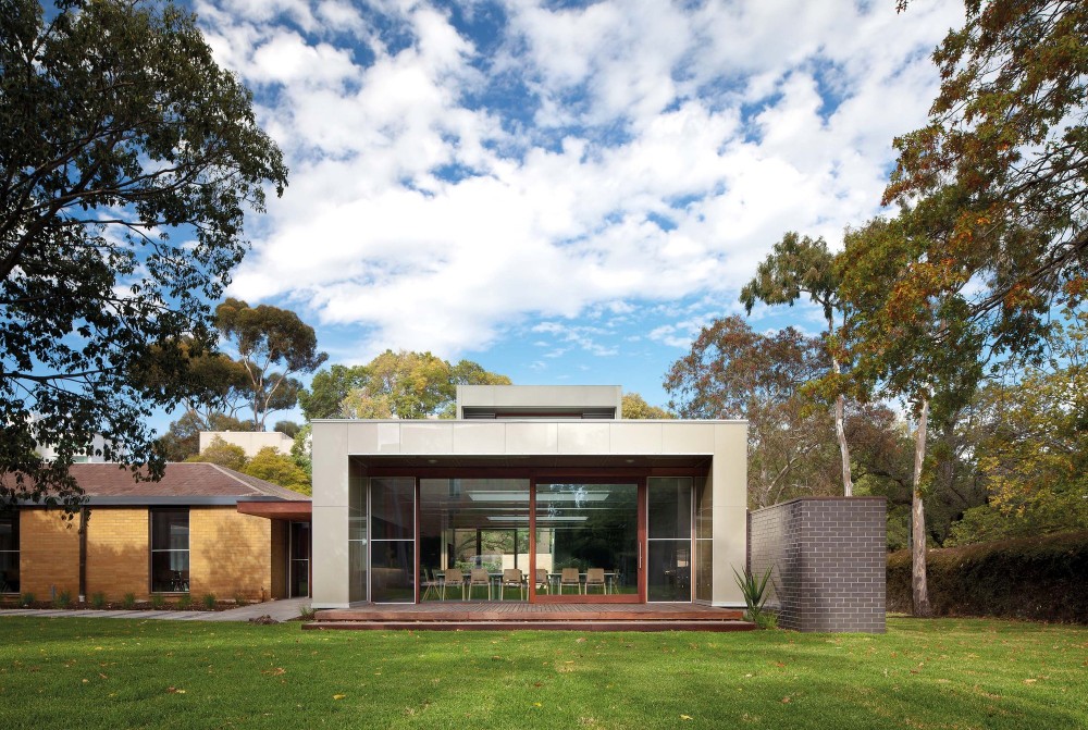 Trinity College Theological School Extensions / Peter Elliott Architecture + Urban Design