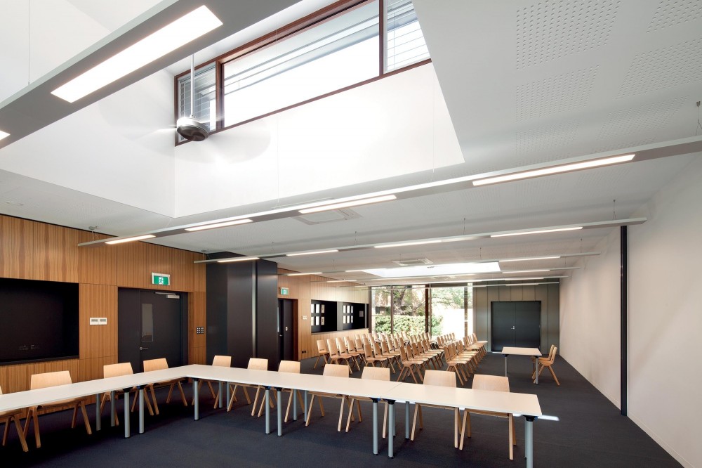 Trinity College Theological School Extensions / Peter Elliott Architecture + Urban Design