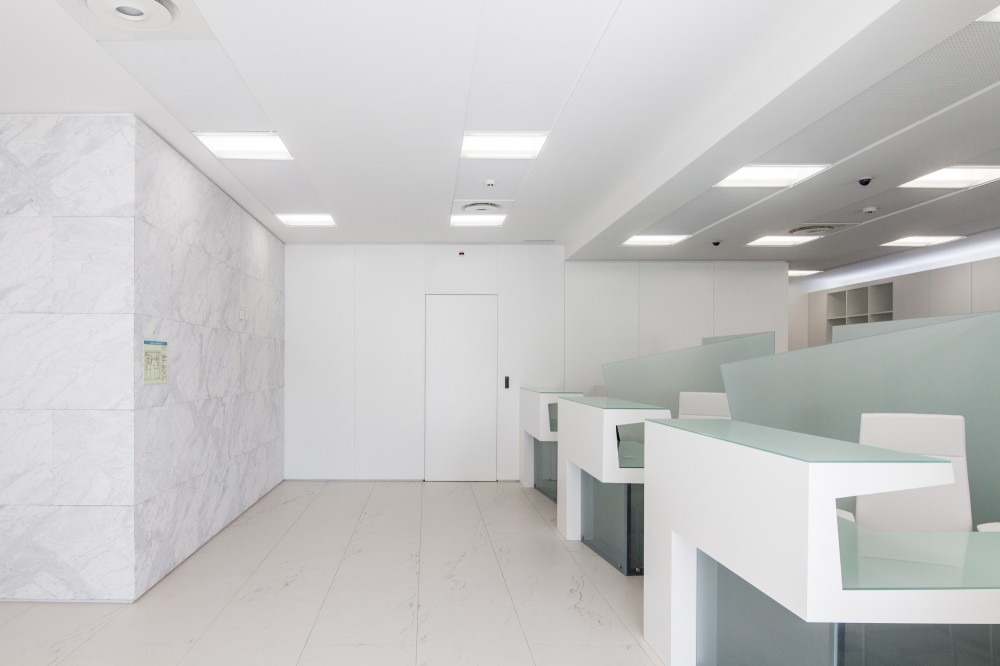 Banking Branch in Colmeias / 2L Atelier Arquitectos