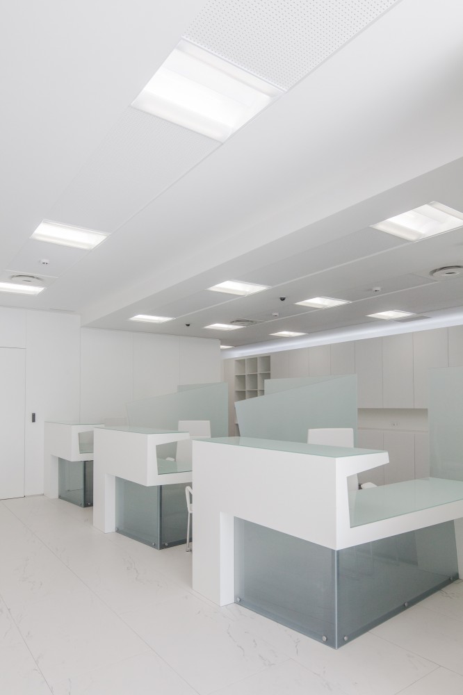 Banking Branch in Colmeias / 2L Atelier Arquitectos