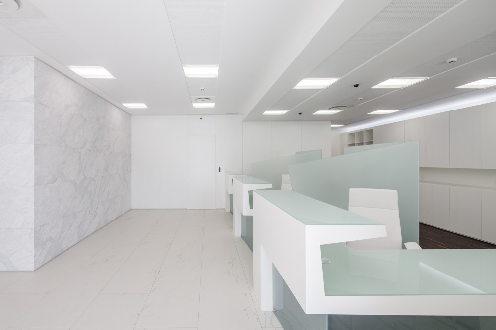 Banking Branch in Colmeias / 2L Atelier Arquitectos