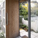 Thomson Cottage Renovations and Addition / Bonnifait + Giesen Thomson Cottage Renovations and Addition / Bonnifait + Giesen © Russell Kleyn
