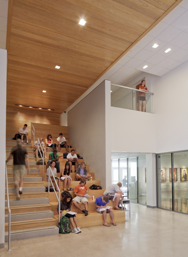 UT Visual Arts Center / Lake|Flato Architects