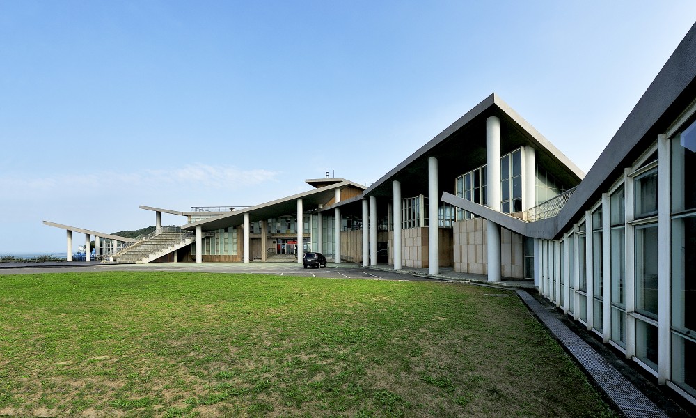 Baisha Wan Beach and Visitor Centre / Wang Weijen Architecture