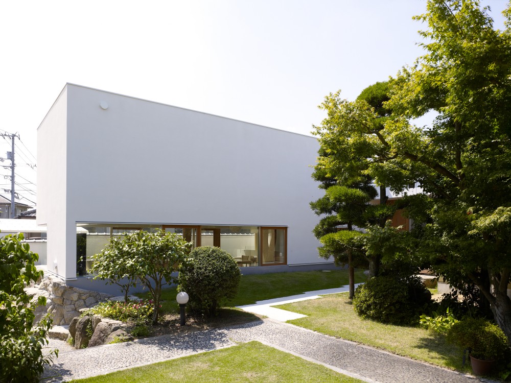 Garden Tree House / Hironaka Ogawa & Associates