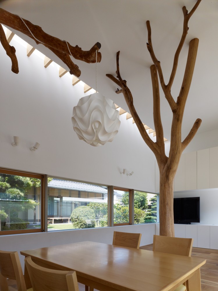 Garden Tree House / Hironaka Ogawa & Associates