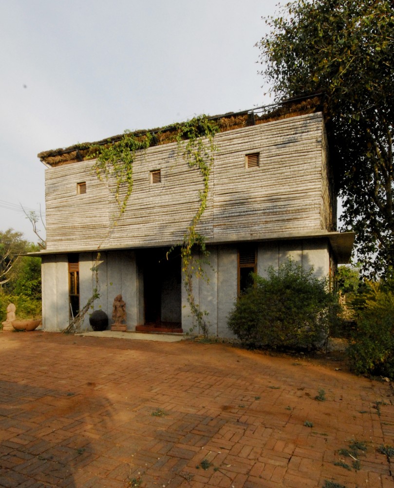 Bapagrama Stone House / Pragrup