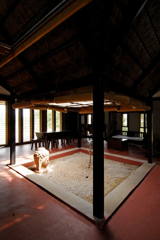 Bapagrama Stone House / Pragrup