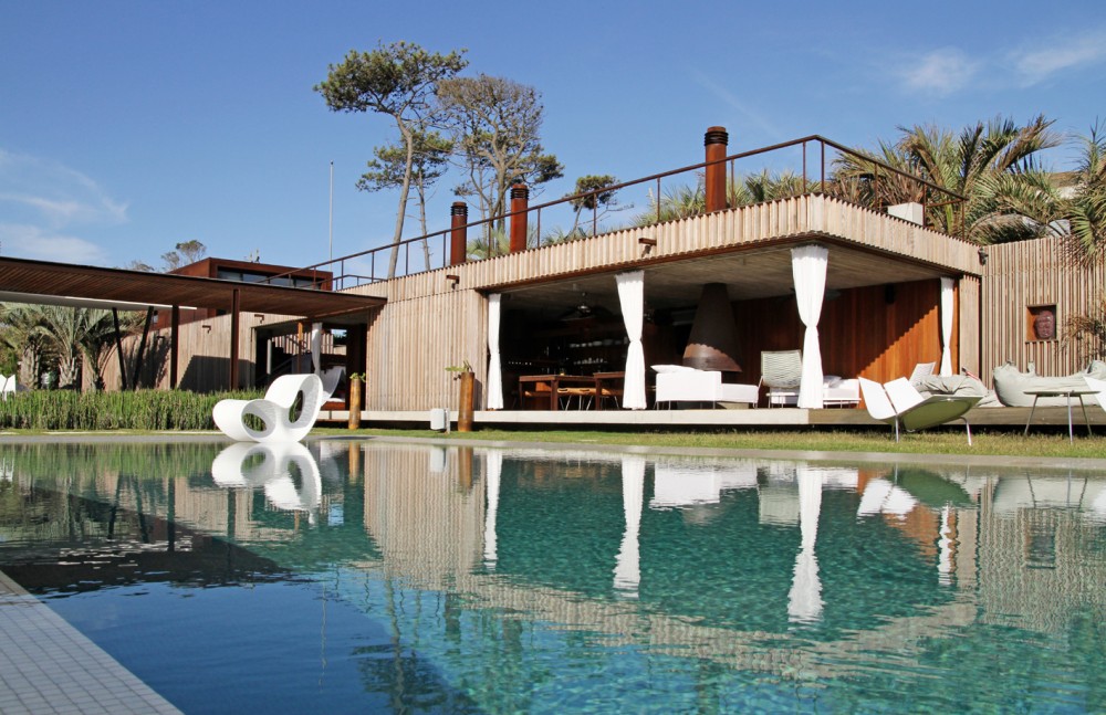 House Booth / Marcelo Daglio Arquitectos