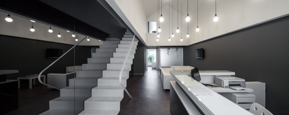 Dental Clinic in Oporto / Paulo Merlini