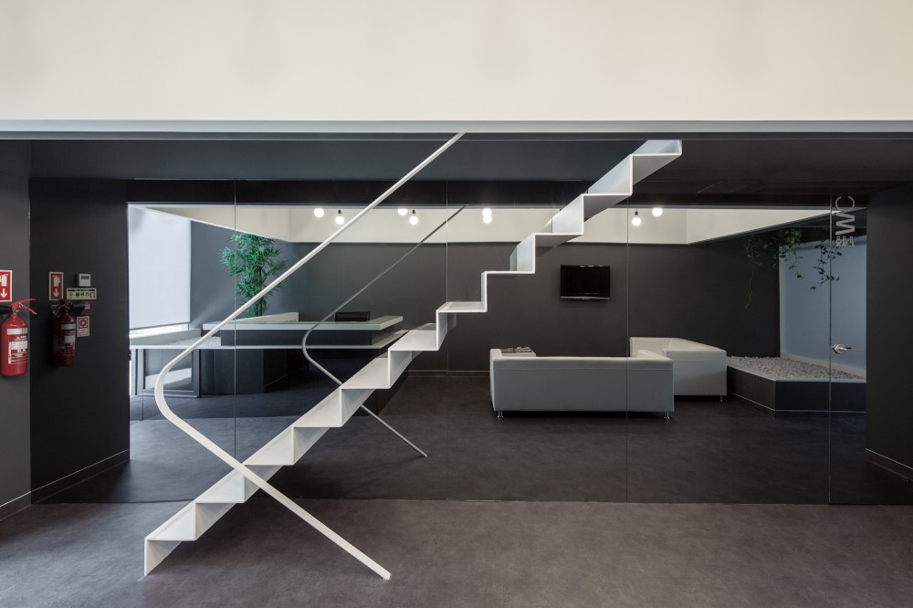 Dental Clinic in Oporto / Paulo Merlini