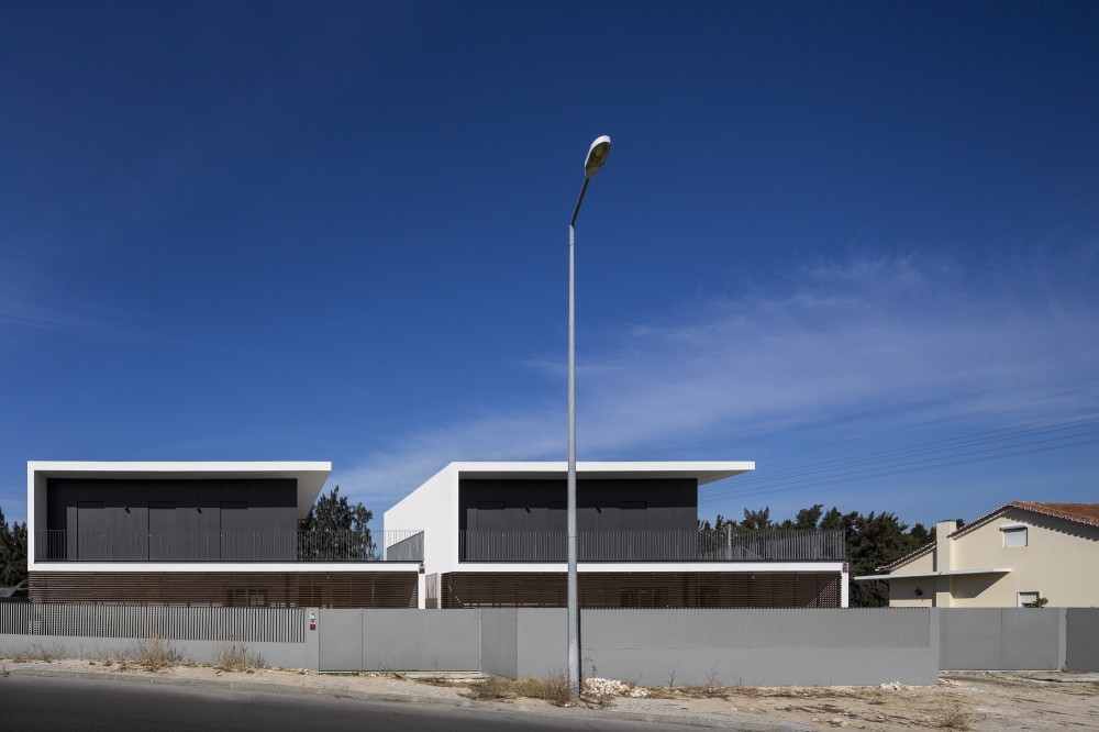 Houses in Setubal / OW arquitectos