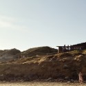 Third Wave Kiosk / Tony Hobba Architects Third Wave Kiosk / Tony Hobba Architects © Rory Gardiner
