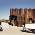 Third Wave Kiosk / Tony Hobba Architects Third Wave Kiosk / Tony Hobba Architects © Rory Gardiner