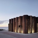 Third Wave Kiosk / Tony Hobba Architects Third Wave Kiosk / Tony Hobba Architects © Rory Gardiner