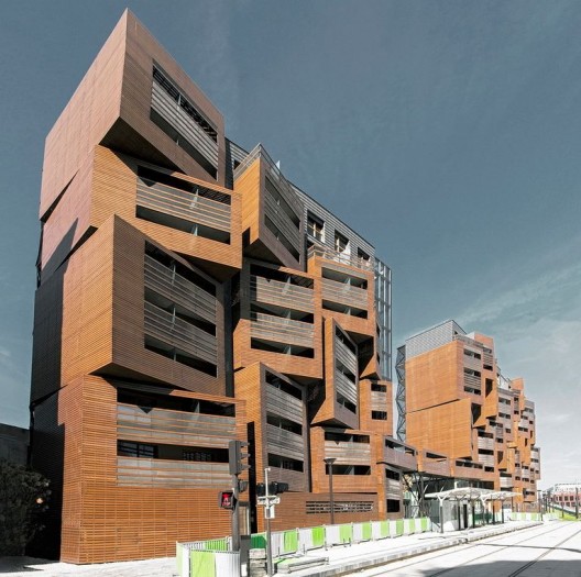 Basket Apartments in Paris by OFIS Architects / © Tomaz Gregoric