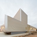 Centro de atención primaria / Josep Camps & Olga Felip